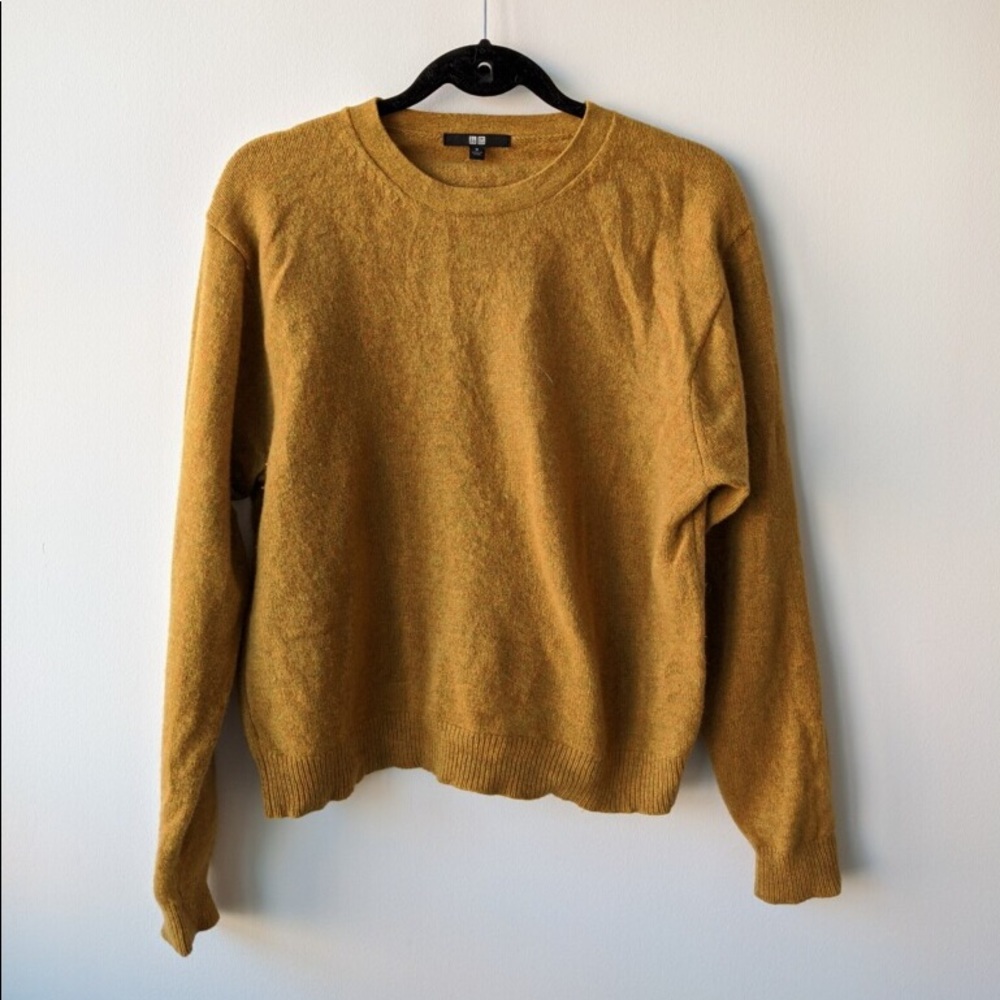 Uniqlo Crewneck Sweater